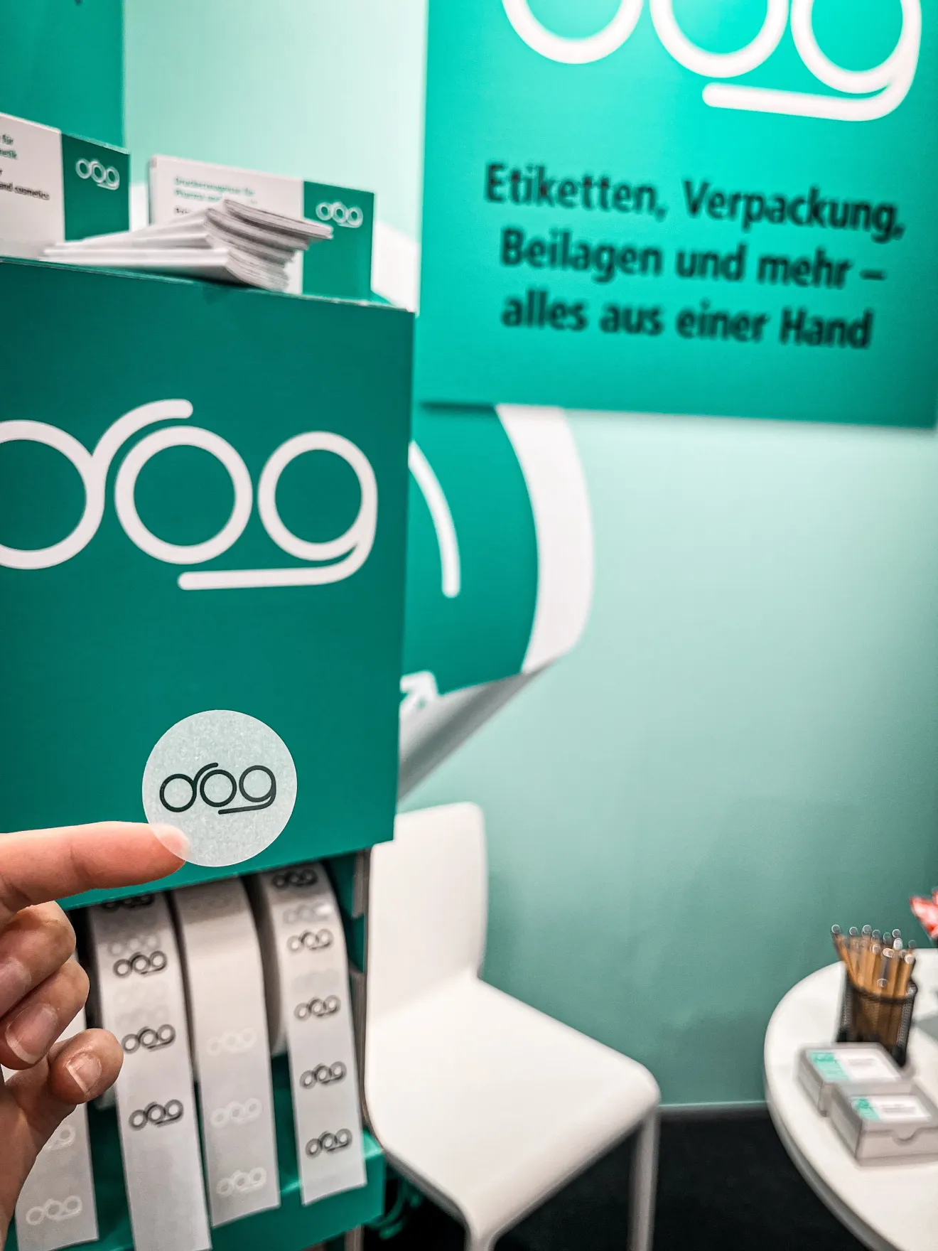 Transparente Verschlussetiketten – D.O.G. Label Messestand